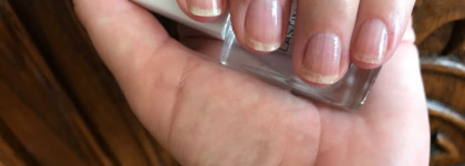 Экспресс-маникюр с Nail Spray China Glaze в оттенке Purple Shimmer