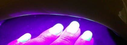 Кусочек солнца на ногтях с гель-лаком Bluesky #099