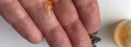 Уход за кожей груди с укрепляющим гелем Clarins