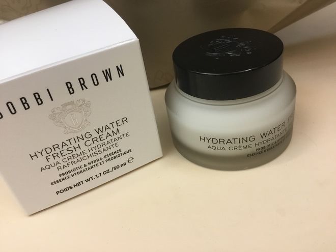 Летний вариант от Bobbi Brown увлажнение на 100 часов ( как вам фантазии маркетолога?) и жидкая пудра Skin Long-Wear Fluid Powder Foundation