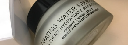 Летний вариант от Bobbi Brown увлажнение на 100 часов ( как вам фантазии маркетолога?) и жидкая пудра Skin Long-Wear Fluid Powder Foundation