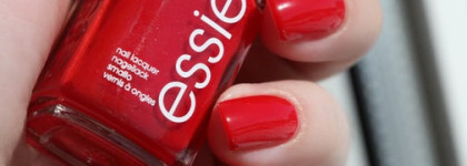 Essie Nail Lacquer 61 russian roulette