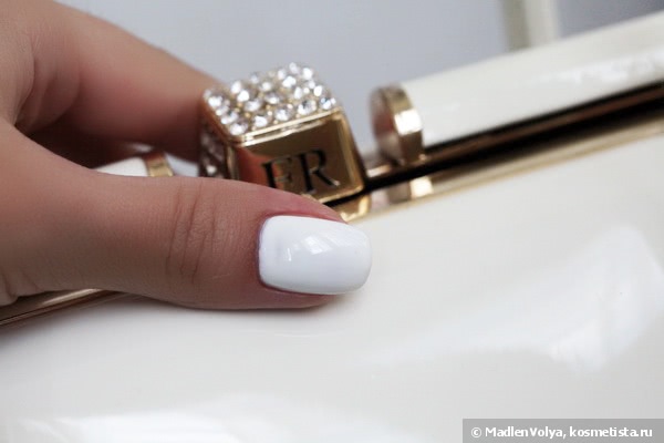 Chanel Le Vernis Nail Colour 613 Eastern Light