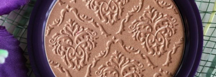 Pupa Milano Golden Infusion Face Highlighter из коллекции Paris experience в оттенке 001 Pink Gold