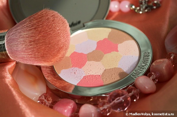 Guerlain Meteorites Compact Light-Revealing Powder #4 Dore/Golden Spring 2015