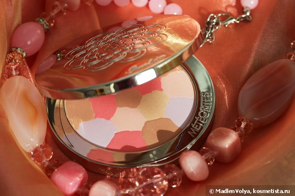 Guerlain Meteorites Compact Light-Revealing Powder #4 Dore/Golden Spring 2015