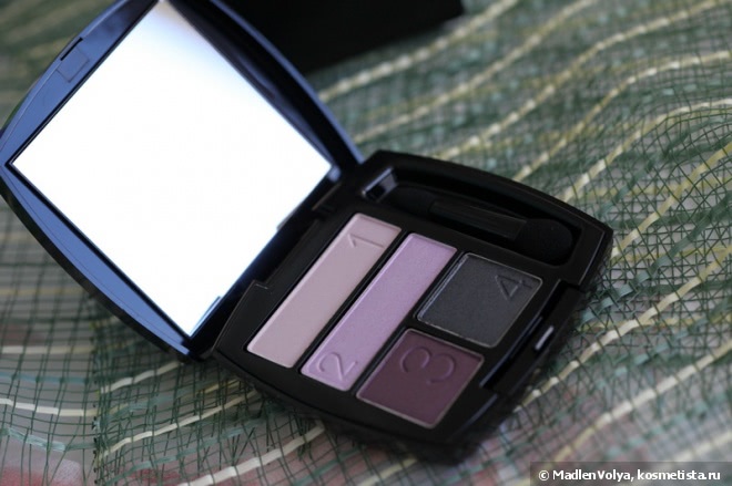Avon True Color Eyeshadow Quad в оттенке Purple Haze