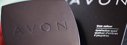 Avon True Color Eyeshadow Quad в оттенке Purple Haze