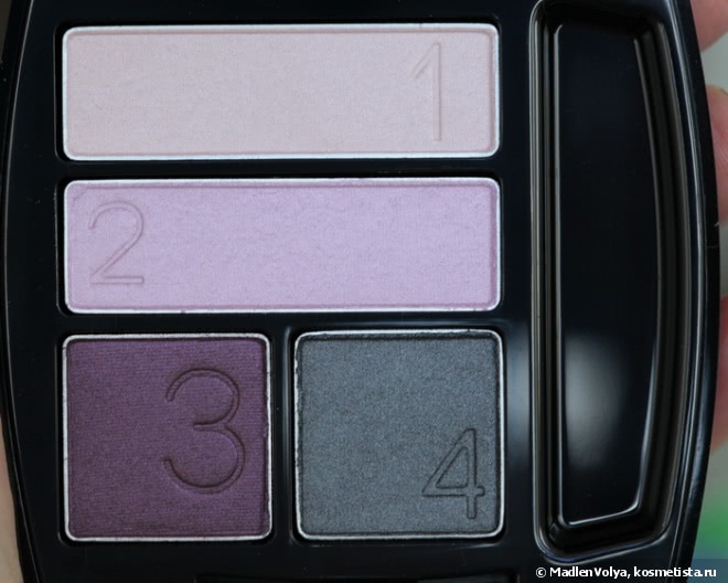 Avon True Color Eyeshadow Quad в оттенке Purple Haze