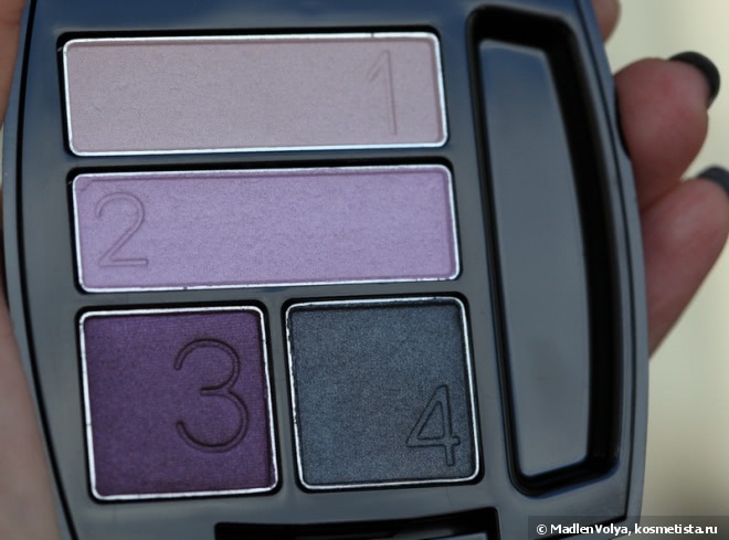 Avon True Color Eyeshadow Quad в оттенке Purple Haze