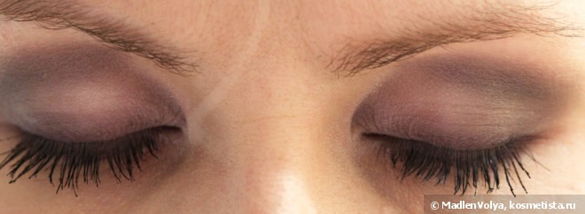 Avon True Color Eyeshadow Quad в оттенке Purple Haze