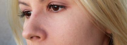 Shiseido Sheer And Perfect Compact Evens Tone, Smoothes Pores, Oil-free SPF 15 Компактная пудра с полупрозрачной текстурой в оттенке В20