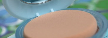 Shiseido Pureness Matifying Compact Oil-Free Foundation SPF 15 в оттенке 20 + Refill в оттенке 10