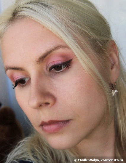 Shiseido Luminizing Satin Eye Color Trio PK403