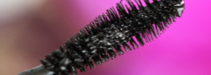 Helena Rubinstein Lash Queen Mascara Fatal Blacks Ultimate Eye-opening Effect Lifted Lashes & Captivating Volume 001 Magnetic Black