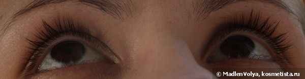 Helena Rubinstein Lash Queen Mascara Fatal Blacks Ultimate Eye-opening Effect Lifted Lashes & Captivating Volume 001 Magnetic Black