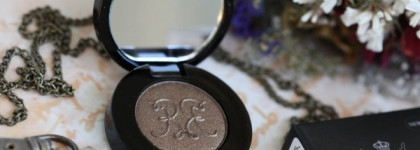 Rouge Bunny Rouge Long-lasting Eye Shadow #015 Abissinian Catbird Ожерелье Тимелии