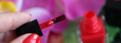 Guerlain La Petite Robe Noire Deliciously Shiny Nail Colour #003 Red Heels