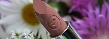 Essence Sheer & Shine Lipstick #04 Hidden Secret