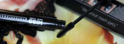 Kiss Professional Mascara mega volume Dead Sexy Lashes #Blackest Black, Intensif - Eye Liner #Purple Region