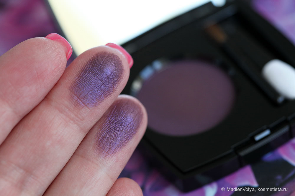 Chanel Longwear Powder Eyeshadow #30 Vibrant Violet Satin