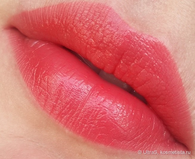 Guerlain La Petite Robe Noire deliciously shiny lip colour #Red Heels