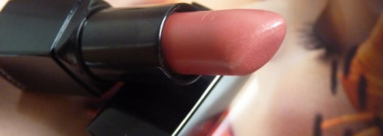 Такая нежная и сливочная Artdeco Art Couture Lipstick #235