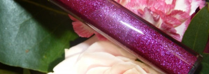 Сверкающая ягодка на губах - Chanel Levres Scintillantes Brillant Extreme Glossimer #175