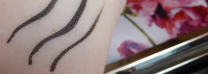 Моя любимица - чёрная подводка Artdeco High Precision Liquid Liner 01