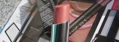 Девушка с характером из новой весенней коллекции - Artdeco Long-wear Lip Color #60