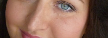 Красивые и естественные брови вместе с Benefit Gimme Brow Brow-Volumizing Fiber Gel #Medium