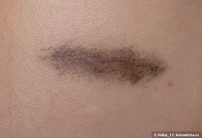 Красивые и естественные брови вместе с Benefit Gimme Brow Brow-Volumizing Fiber Gel #Medium