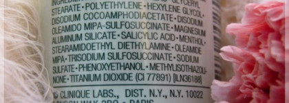 Clinique Exfoliating Scrub