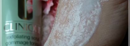 Clinique Exfoliating Scrub