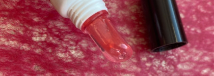 Признание в любви... Novexpert Lip’Up Lip Volumizing Care - увлажняющий бальзам с гиалуроновой кислотой, увеличивающий объём губ