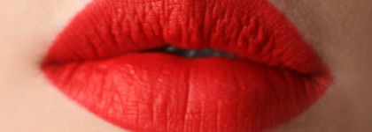 Дерзкий красный от Lime Crime - матовая помада Velvetines в оттенке Red Velvet