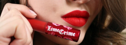 Дерзкий красный от Lime Crime - матовая помада Velvetines в оттенке Red Velvet