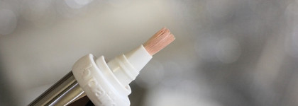 Первый. Единственный. Особенный. Корректор для области вокруг глаз La Prairie Light Fantastic Cellular Concealing Brightening Eye Treatment