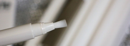 Первый. Единственный. Особенный. Корректор для области вокруг глаз La Prairie Light Fantastic Cellular Concealing Brightening Eye Treatment