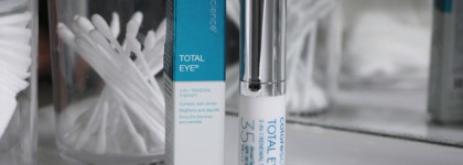 Colorescience Total Eye 3-in-1 Renewal Therapy Spf35. У меня в запасе 2 штуки - и этим всё сказано