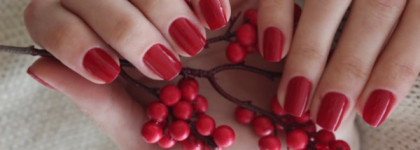 Сочный алый Rimmel - Hot Gossip