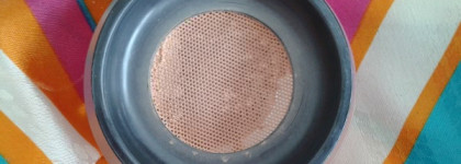 Chanel Vitalumiere Loose Powder Foundation Spf15  with mini kabuki brush #20