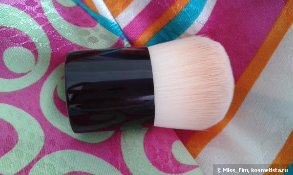 Chanel Vitalumiere Loose Powder Foundation Spf15 with mini kabuki brush #20