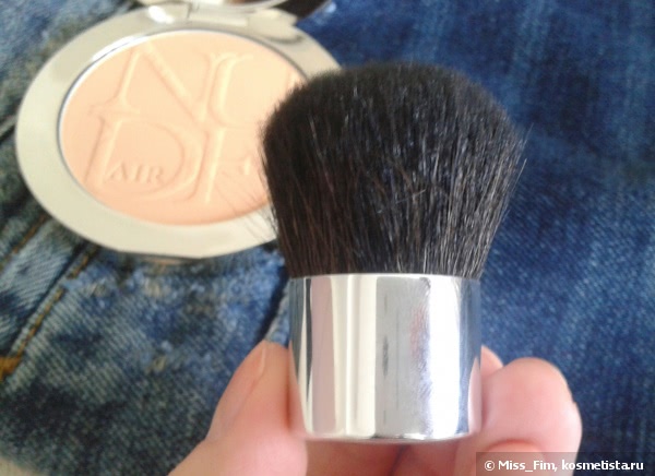 Diorskin Nude Air Healthy Glow Invisible Powder with kabuki brush #030 medium beige