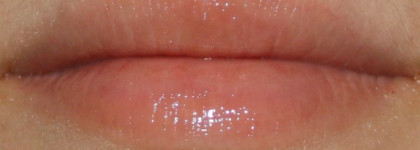 Новые в моей косметичке и уже любимые средства для губ: Clarins Instant Light №01 и Lucas Papaw Ointment