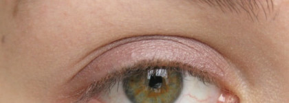 Смородиновый сок Clinique Lid Smoothie Antioxidant 8-Hour Eye Colour в оттенке 11 Currant Affair