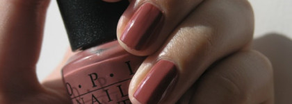 Королева оттенков - "пыльная роза" OPI Nail Lacquer R61 "Kreme De La Kremlin"