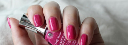 Незаслуженно забытый Sally Hansen Diamond Strength No Chip Nail Color 330 Fuchsia Bling Bling