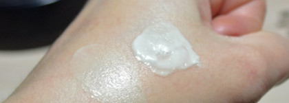 Paese - тональный крем Matte & Cover Sebum Control 200 и база под макияж Correcting make-up base