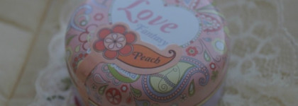 Румяна Holika Holika "Love Fantasy" Blusher в оттенке 02 Peach - тройные румяна с красивым и естественным сиянием